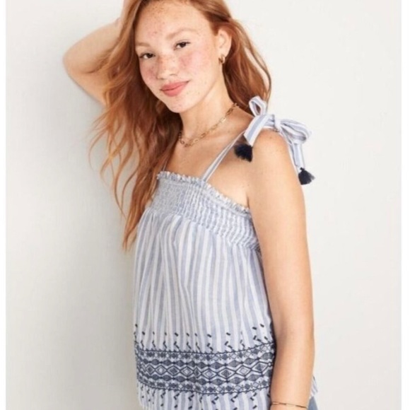 Old Navy NWT Sz Small Blue/White Smocked Striped
Embroidered Tie Strap Tank Top - Picture 1 of 9